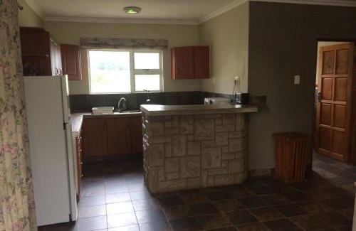Lidgetton West Apartment | Edi's B&B