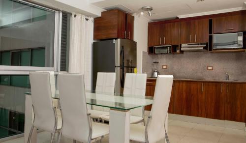 Simon Bolivar Apartment | Edificio Torres del sol