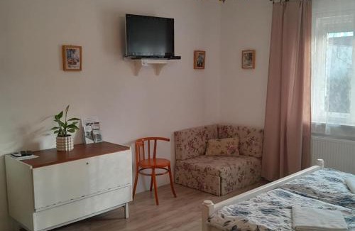 Mosonmagyarovar Apartment | Edina Vintage Vendégház