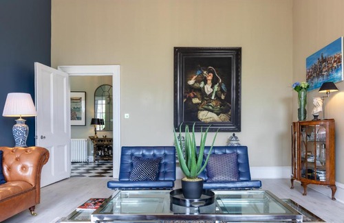 Old Town Apartment | Edinburgh Castle Suite - The Edinburgh Address