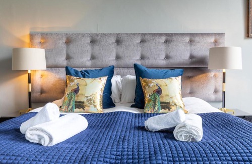 Old Town Apartment | Edinburgh Castle Suite - The Edinburgh Address