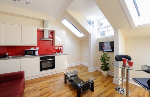 West End House | Edinburgh City Suites
