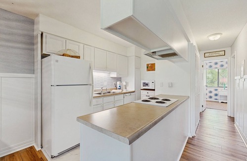 Ocean Ridge Condo | Edisto condo with close proximity to beach & restaurants