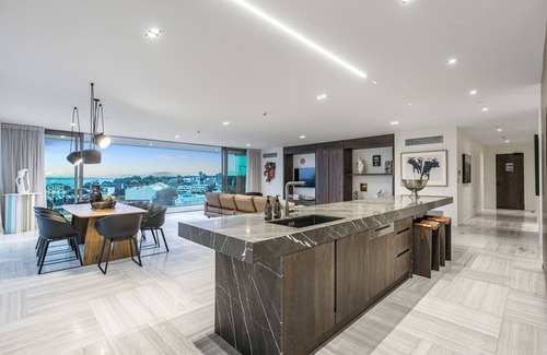 Parnell Apartment | Edition Penthouse | Breathtaking Views | 6 Carpark