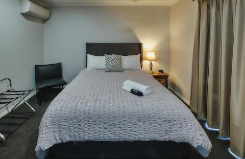 Bright House | Edlin House