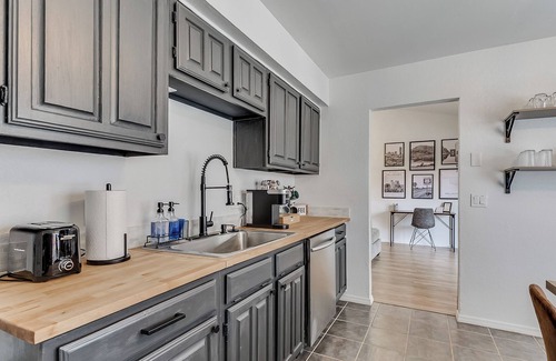Edmond House | Edmond Bungalow: Cute 2 BR + Bonus Game Room with Futon