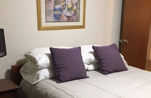Westgate Apartment | Edmonds Fully Furnished One Bedroom Duplex Apartment