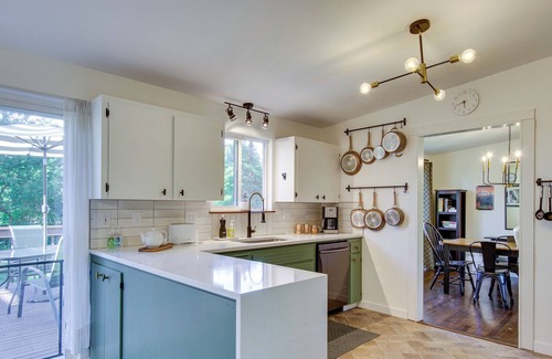 Esperance House | Edmonds Retreat w/ Private Hot Tub & Backyard!