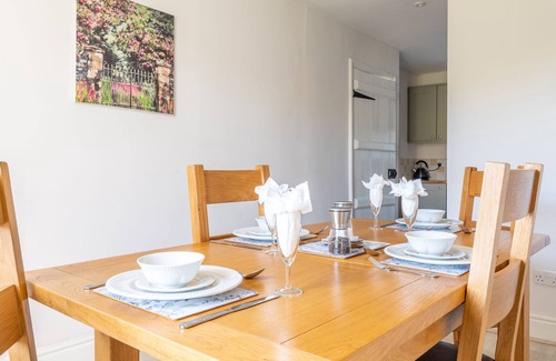 Ambleside Cottage | Eel House Cottage - sleeps 4 guests in 2 bedrooms