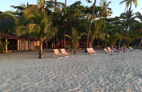 Nosy Be House | eEnjoy your relaxing vacation right on the beach at hotel Belvedere "la Villa"