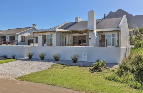 Kleinmond House | Efcharisto Seaside Cottage - Lower Beach Road