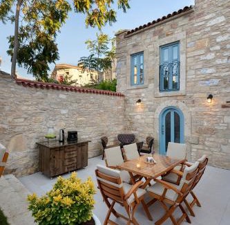 Cesme Hotel | EFLIN HAUS Historical Place & Monument