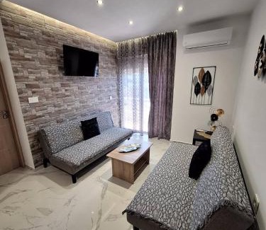 Petaloudes Apartment | EFReMIAS PLACE