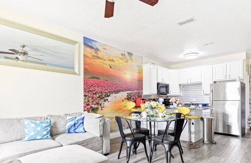 Gulfport House | Egg Swings, Yellow Beach, Sleep 8, Next to Pool