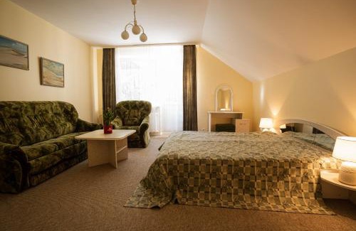 Juodkrante Hotel | Egliu Slenis