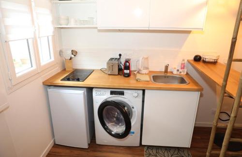 Quartier de Javel Apartment | Eiffel Tour Cosy chesterfield