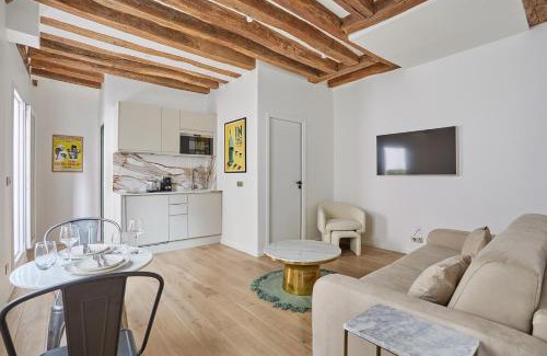 7th Arrondissement Apartment | Eiffel Tower Apartment/Invalide by Studioprestige