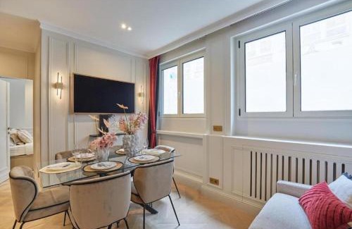 7th Arrondissement Apartment | Eiffel Tower Apartment Invalides