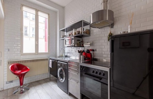 Faubourg Saint-Germain Condo | Eiffel Tower - Duplex & private patio - Centre of Paris