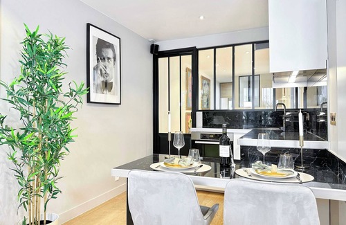 Quartier du Gros-Caillou Apartment | Eiffel Tower: Parisian appartment for 4