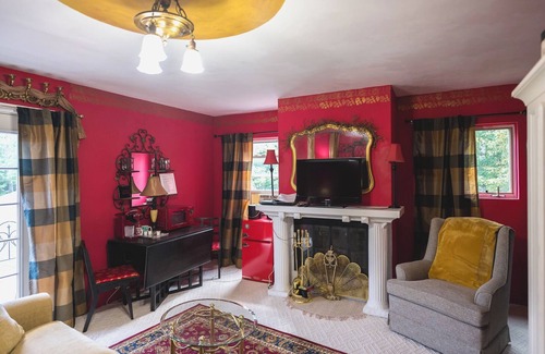 L'Anse House | Eiffel tower retreat