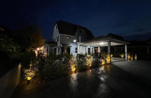 Gua Villa | Eiffel Villa Homestay Melaka