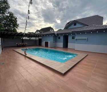 Gua Villa | Eiffel Villa Homestay Melaka