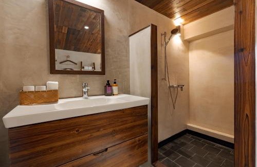 Hangzhou House | Eight Blessings Inn
