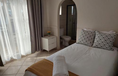 Brits Bed & Breakfast | Eight Martjie Guesthouse
