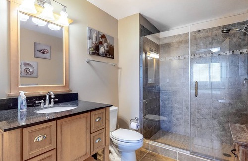 Panama City Beach Condo | Eighth-floor condo with pool, hot tub, Gulf views & high-speed WiFi