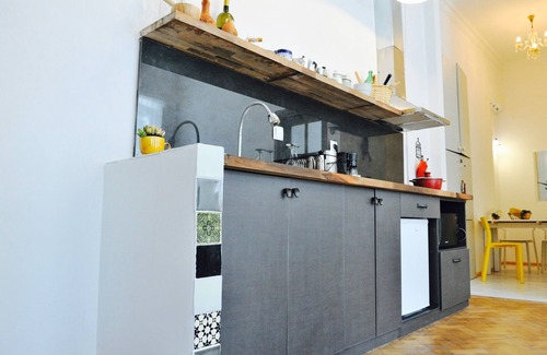 Avlabari House | Ein's home apartment