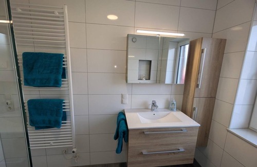 Schweiburg Apartment | Eingerichtete Neubauwohnung in Schweiburg mit Nähe zum Jaderpark und Nordsee