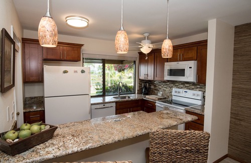 Wailea Condo | Ekahi 29C, Ocean View, Steps away from the pool