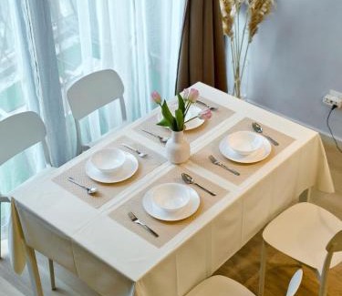 Taman Mutiara Apartment | Ekocheras Creamy Stay