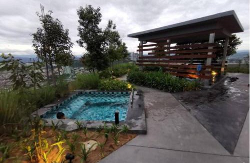 Bandar Tun Razak Apartment | EkoCheras max5pax Romance Retreats #freeparking #netflix #wifi