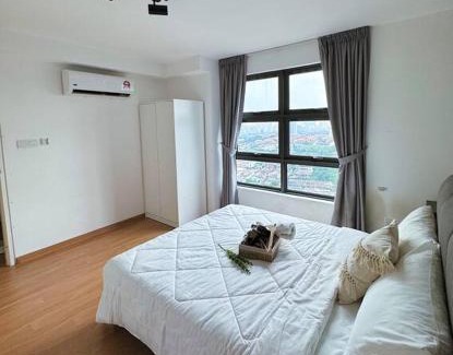 Taman Mutiara Apartment | EkoCheras Premium Suite 6-7pax KL View Corner Lot with Balcony near MRT