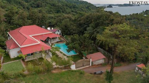 Nerul Villa | EKOSTAY - Blue Tiffany Villa