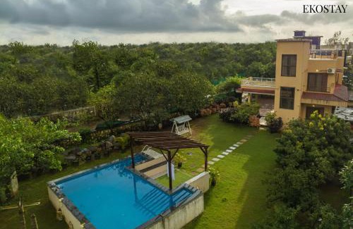 Kune Village Villa | Ekostay Gold - Olive Crest Villa - Spacious Lawn