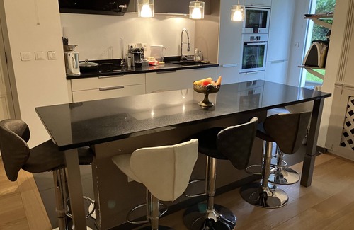 Republique–Point-du-Jour Apartment | Elégant Appartement sur Jardin à Boulogne Proche Parc des Princes