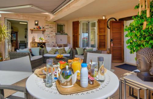 Villeneuve-Loubet Apartment | Elégant-Cosy 2P55M2 dans bas de villa provençale !