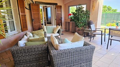 Villeneuve-Loubet Apartment | Elégant-Cosy 2P55M2 dans bas de villa provençale !