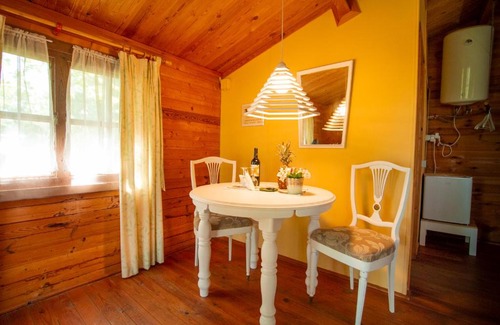 Candeleda Bed & Breakfast | El Blanco - Romántica Cabaña de madera