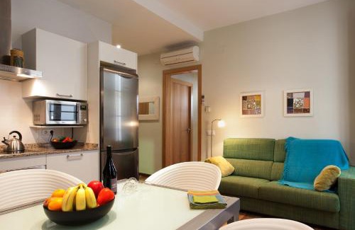 El Born Apartment | El Born, right next to the traditonal market of Santa Caterina