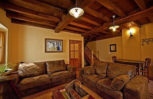 Cabrales House | El Camino Real II *