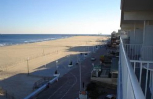 Ocean City Apartment | El Capitan, Ocean City, MD, USA 4th street ocean front unit 406