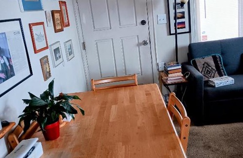 Central Mission Beach Apartment | El Carmel
