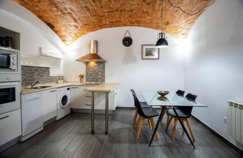 Distrito Centro-Casco-Antiguo Apartment | El Castúo centro histórico con parking