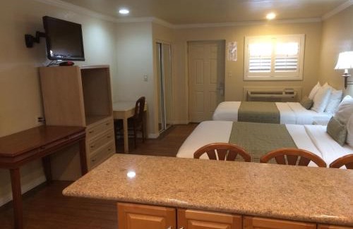 North Fremont Street Hotel | El Castell Motel