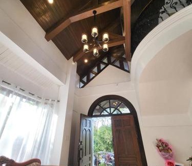 Angono Bed & Breakfast | El Castillo Bed and Breakfast