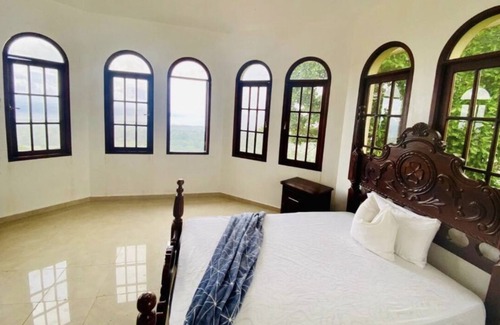 Cabrera House | El Castillo Tropical